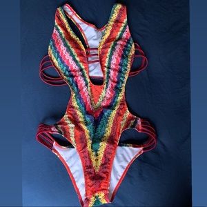 ONE PIECE BATHING SUIT